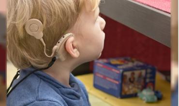 Día Mundial del Implante Coclear: en Argentina más de 500 mil personas viven con problemas auditivos