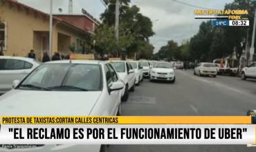 Taxistas realizaron cortes de calles pidiendo la regulación de Uber  