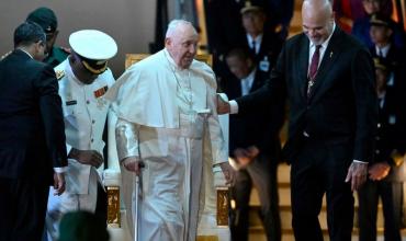El Papa llegó a Papúa Nueva Guinea, el país de las 800 lenguas y la “brujería”: encuentro con misioneros argentinos