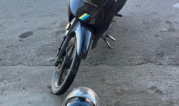 Grave accidente entre motociclistas en pleno centro de Chilecito