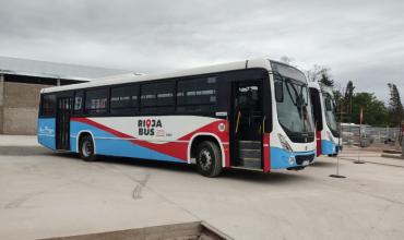 Desvíos y demoras en colectivos de Rioja Bus por obras en la rotonda del Chacho