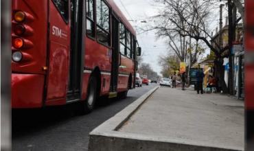 Una jubilada murió en Mendoza al caerse de un colectivo tras una brusca maniobra
