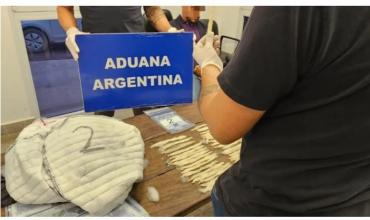 Cayeron con cocaína en Salta: la traficaban en camperas y en un camión cisterna en la frontera con Bolivia