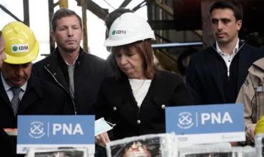 Patricia Bullrich participó en la quema de los 460 kilos de cocaína hallados en un barco en San Lorenzo