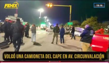 Grave accidente vial con una camioneta del CAPE involucrada dejó dos heridos de gravedad