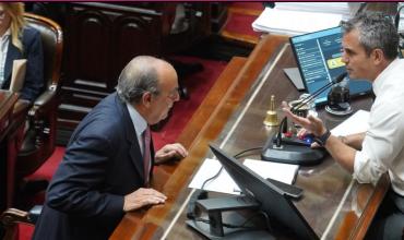 Milei vetó las leyes con mejoras para jubilados y discapacitados y confía en los gobernadores para sostener los rechazos en el Congreso
