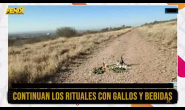 Continúan los rituales con gallos y bebidas en accesos al cerro El Morro