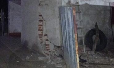 Funcionario policial protagonizó daños en una vivienda y se dio a la fuga