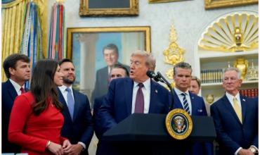 Donald Trump aseguró que EE. UU. disparó contra un barco con drogas proveniente de Venezuela