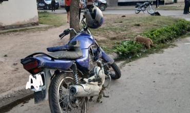 Grave accidente entre dos motocicletas en barrio Ricardo I: una adolescente sufrió fractura expuesta
