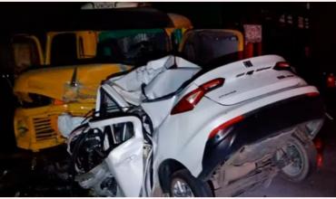 Tragedia en Córdoba: dos jóvenes murieron tras chocar de frente contra un camión
