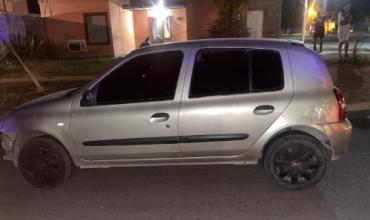 Colisión entre automóvil y motocicleta en Av. Santa Rosa: un joven fue hospitalizado