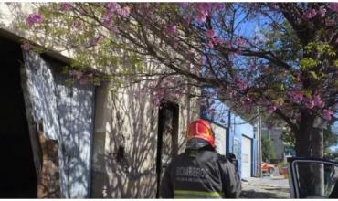 Tragedia en Córdoba: un abuelo y dos nietos murieron en un incendio