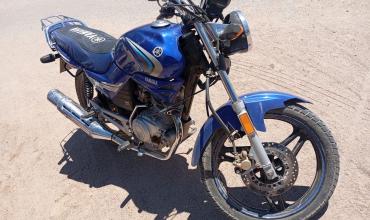 Accidente de motocicleta en Milagro deja dos personas con lesiones leves
